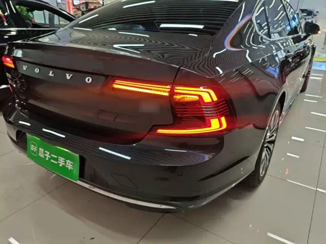 Volvo S90 — Фото автомобиля 7