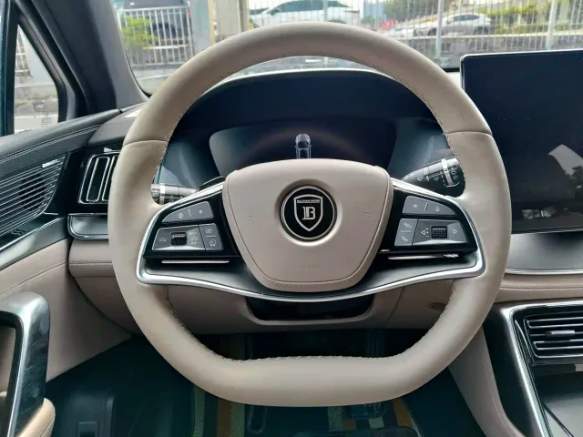 BYD Tang — Фото автомобиля 9