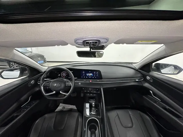 Hyundai Elantra — Фото автомобиля 10