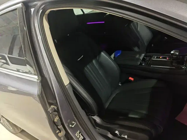 Hongqi H5 — Фото автомобиля 24