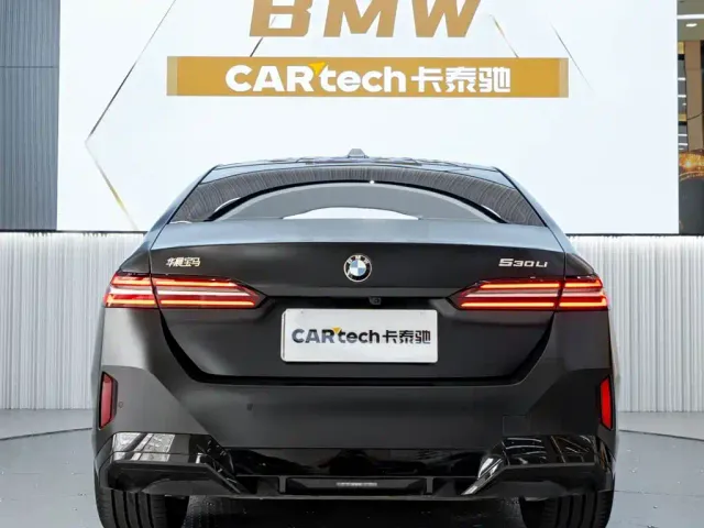 BMW BMW 5 Series 2026 BMW 530Li Year of the Horse Edition — Фото автомобиля 5