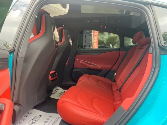 Xiaomi SU7 — Фото автомобиля 5