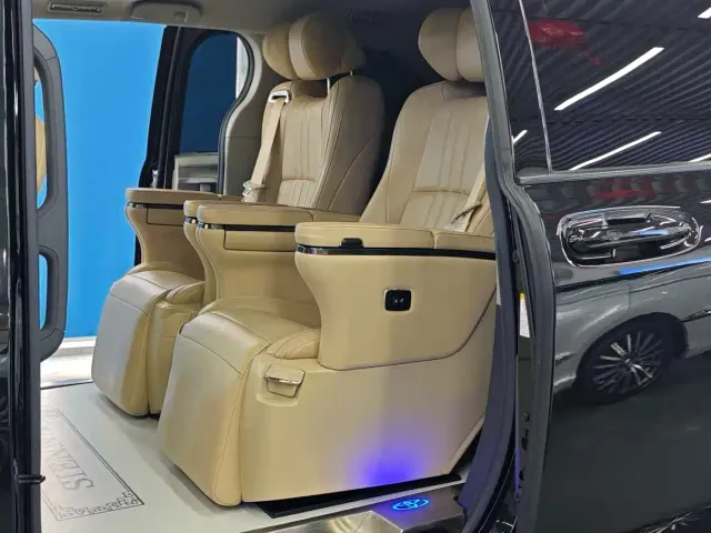 Toyota Sienna — Фото автомобиля 7