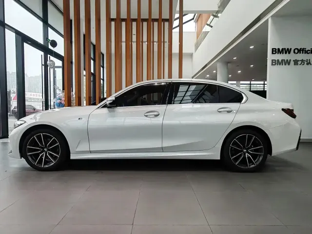 BMW 3 Series — Фото автомобиля 4