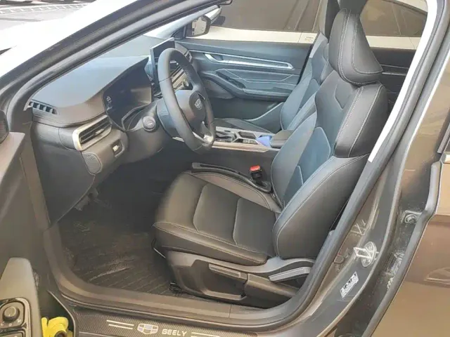 Geely Emgrand — Фото автомобиля 14