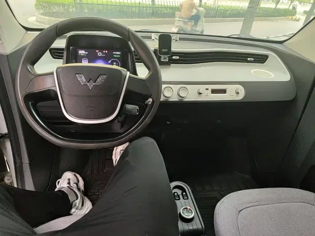 Wuling Hongguang Mini EV — Фото автомобиля 9