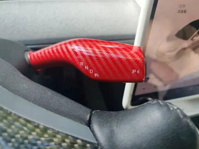 Tesla Model Y — Фото автомобиля 15