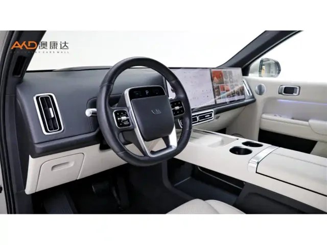 Li Auto L8 — Фото автомобиля 6