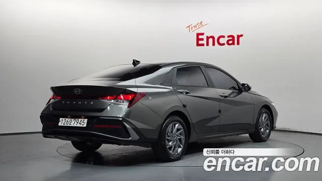 Hyundai Avante CN7 — Фото автомобиля 2