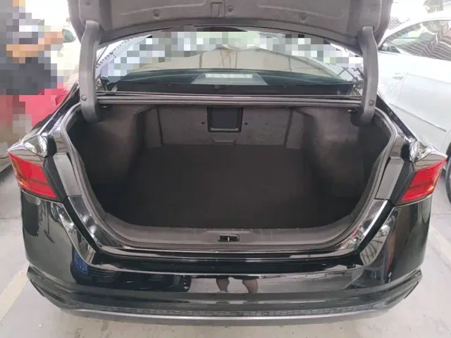 Nissan Teana — Фото автомобиля 18