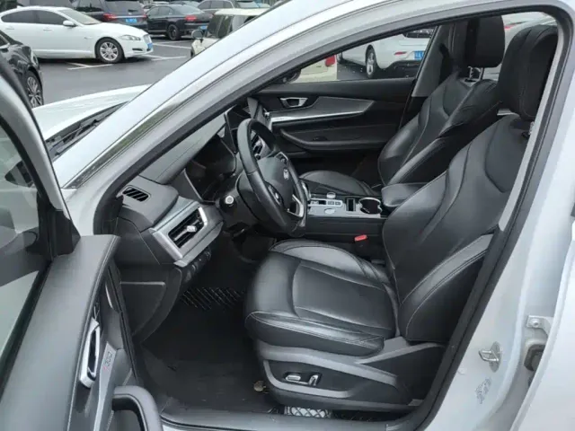 Chery Tiggo 8 — Фото автомобиля 14