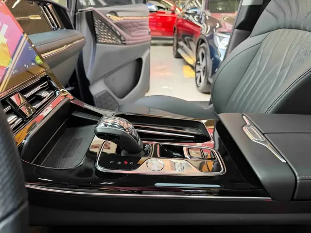 GAC Trumpchi M8 — Фото автомобиля 11