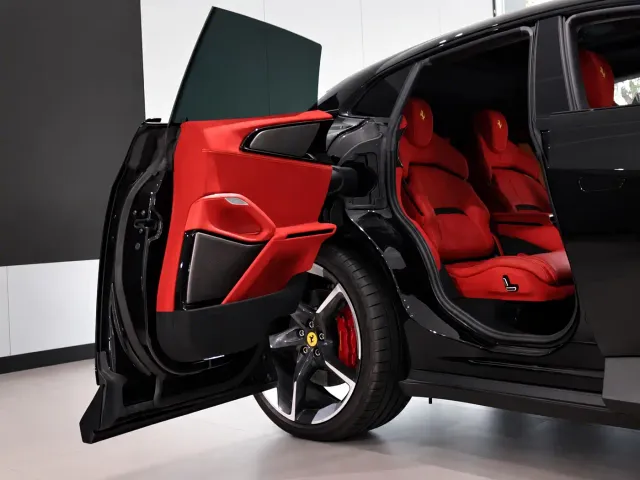 Ferrari Purosangue — Фото автомобиля 11