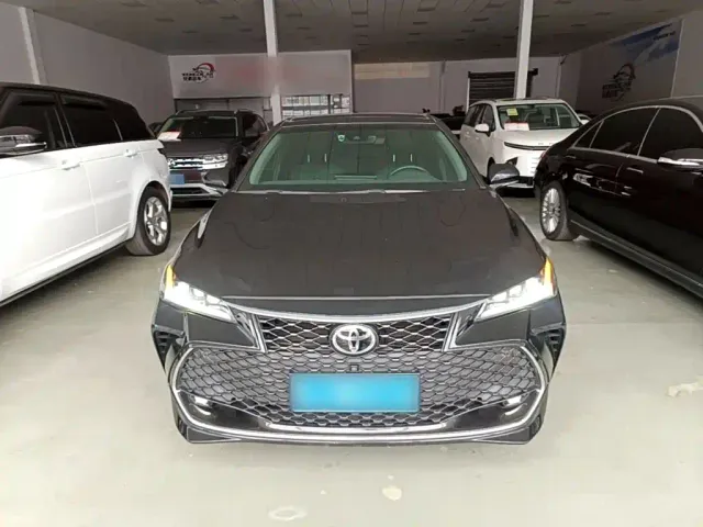 Toyota Avalon — Фото автомобиля 2