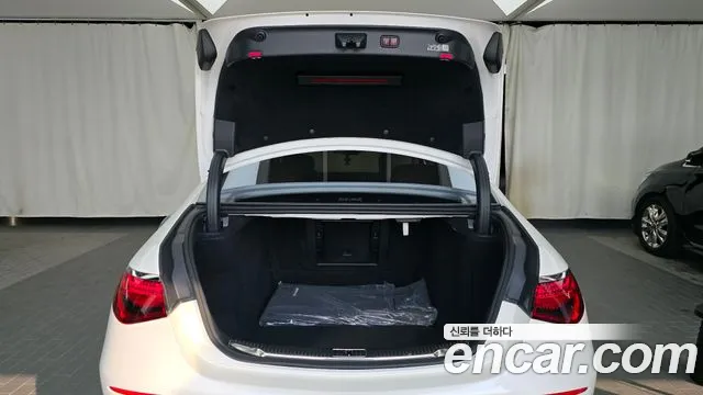 Mercedes-Benz S-Class — Фото автомобиля 20