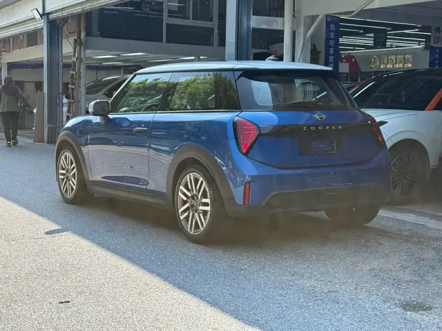 MINI Hatch — Фото автомобиля 29