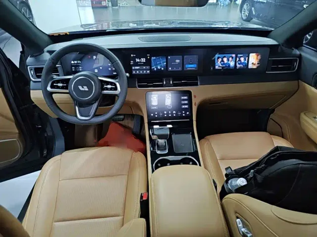 Li Auto ONE — Фото автомобиля 9