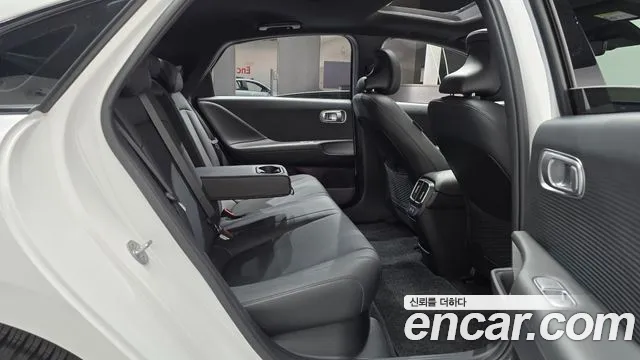 Hyundai Ioniq 6 — Фото автомобиля 17