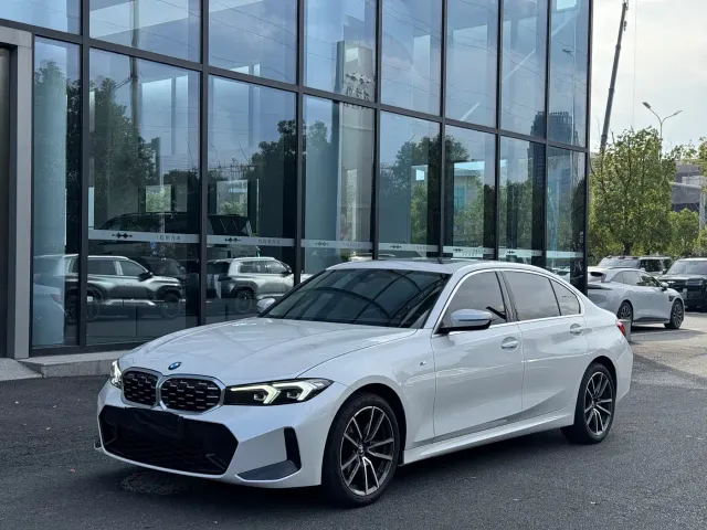 Фотография автомобиля — BMW 3 Series