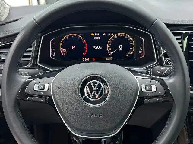 Volkswagen T-Roc — Фото автомобиля 18