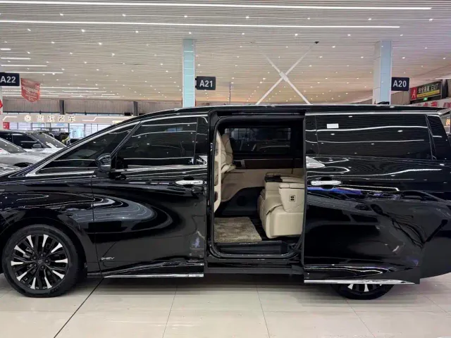 Toyota Vellfire — Фото автомобиля 5