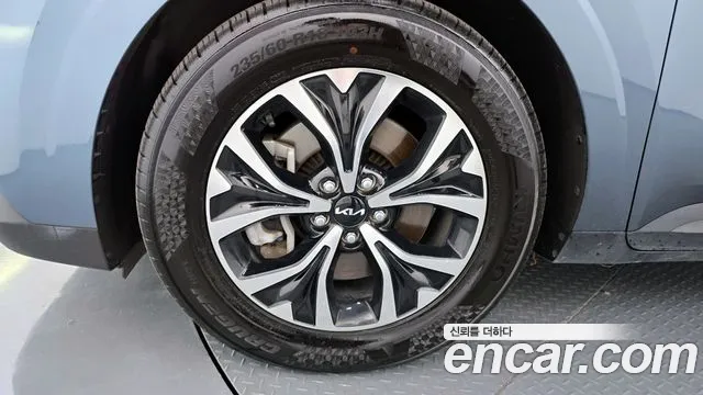 Kia Canival — Фото автомобиля 5
