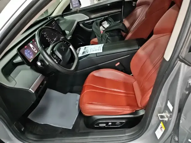 Xpeng P7 — Фото автомобиля 14