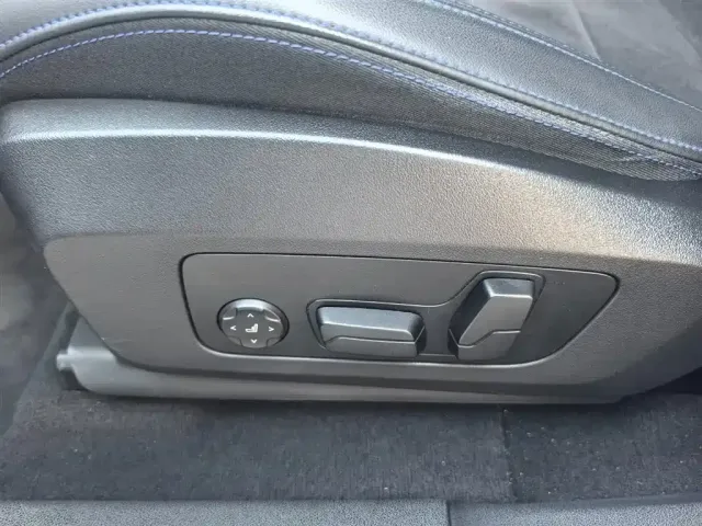 BMW BMW iX1 2025 eDrive25L M Sport Package — Фото автомобиля 10