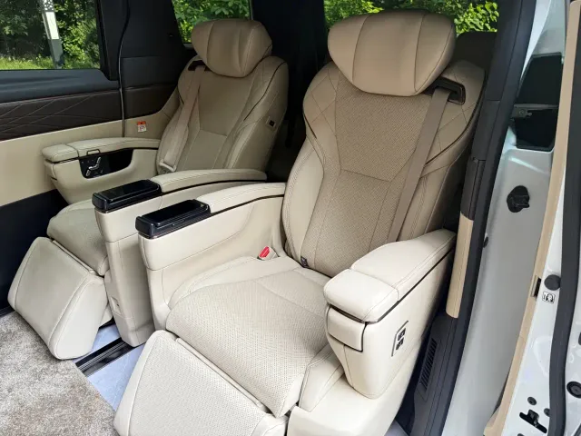 Toyota Vellfire — Фото автомобиля 10