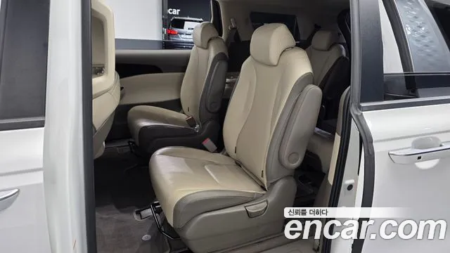 Kia Canival Carnival 4 поколение 9 мест Prestige — Фото автомобиля 23