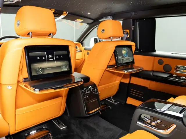 Rolls-Royce Phantom — Фото автомобиля 15