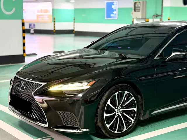Lexus LS — Фото автомобиля 3