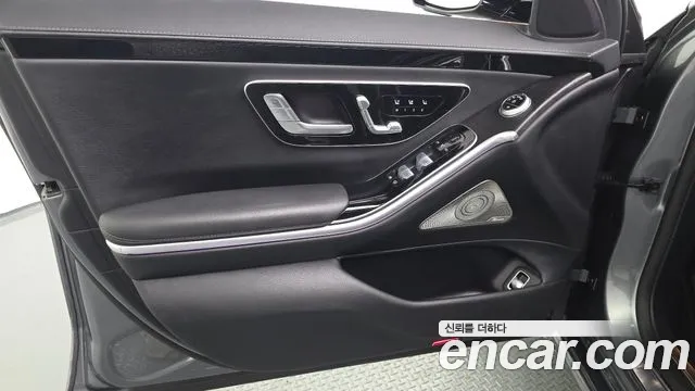 Mercedes-Benz S-Class — Фото автомобиля 24