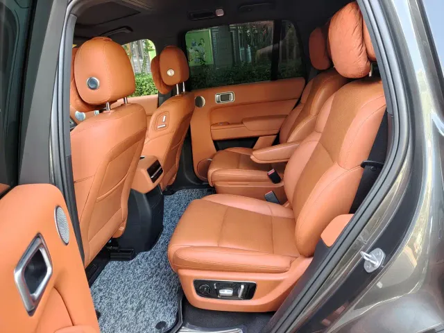Li Auto L8 — Фото автомобиля 6