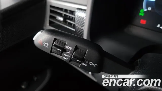 KG_Mobility_Ssangyong Rexton Новый Rexton Sport Khan Дизель 2.2 4WD — Фото автомобиля 29