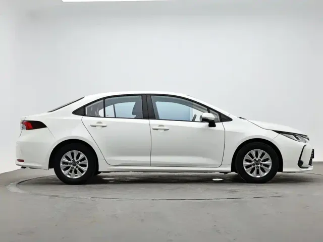 Toyota Corolla — Фото автомобиля 5