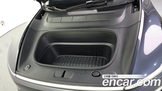 Tesla Model Y — Фото автомобиля 9