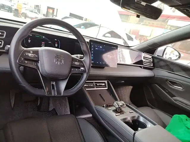 BYD Qin L — Фото автомобиля 10