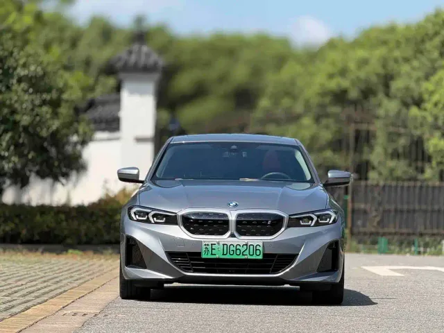 BMW i3 — Фото автомобиля 2