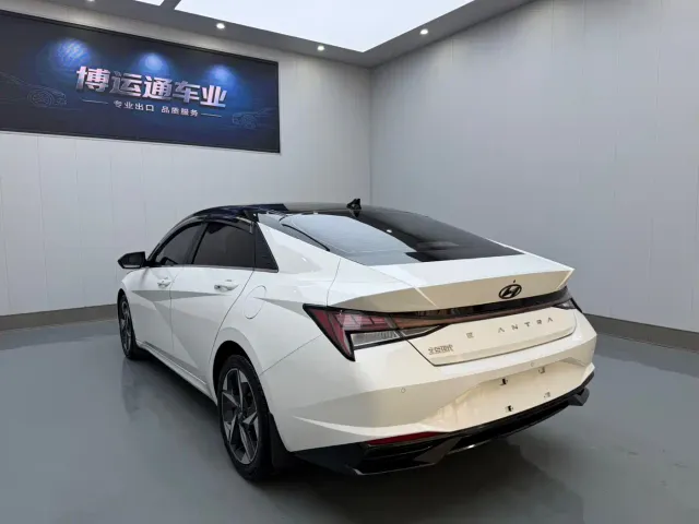 Hyundai Elantra — Фото автомобиля 4