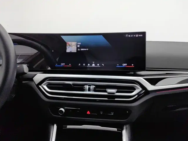 BMW i3 — Фото автомобиля 12