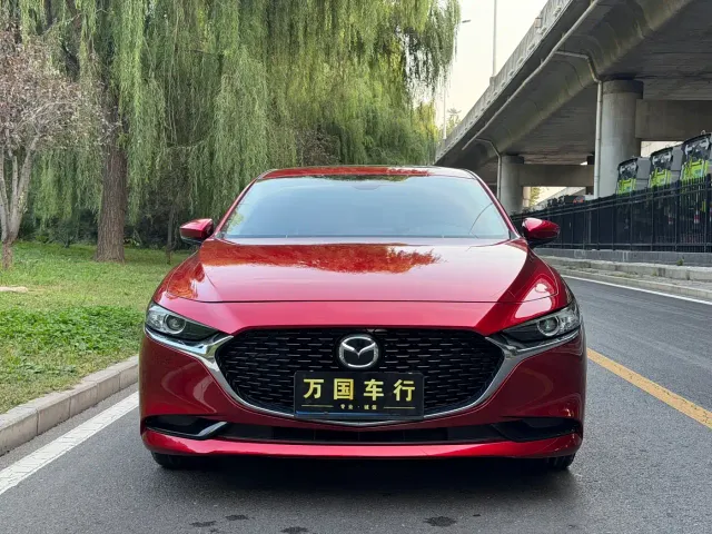 Mazda Axela — Фото автомобиля 2