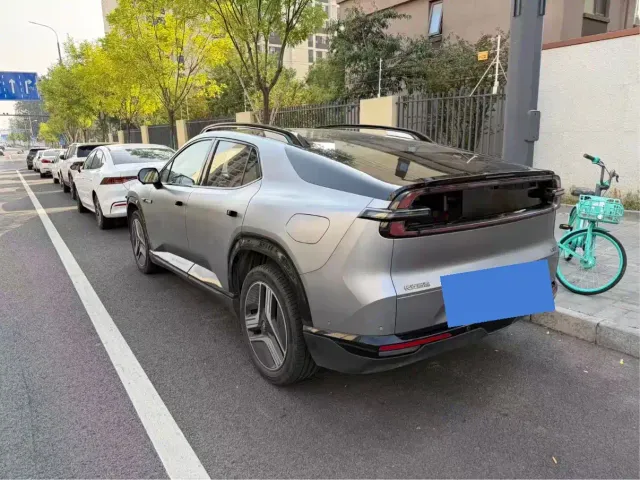 Changan Qiyuan E07 — Фото автомобиля 2