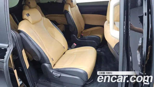 Kia Carnival Generation 4 — Фото автомобиля 18