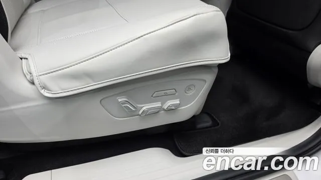 Hyundai Ioniq 9 — Фото автомобиля 30
