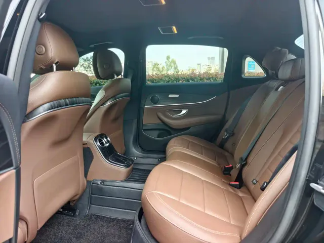 Mercedes-Benz E-Class — Фото автомобиля 11