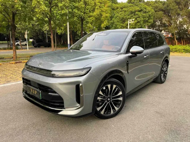 Фотография автомобиля — Huajing Baojun S