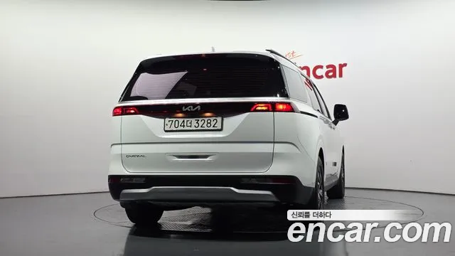 Kia Canival Carnival 4 поколение Бензин 11 мест Prestige — Фото автомобиля 4