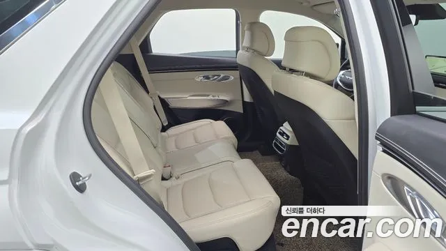 Genesis GV70 2.5T Бензин AWD — Фото автомобиля 17