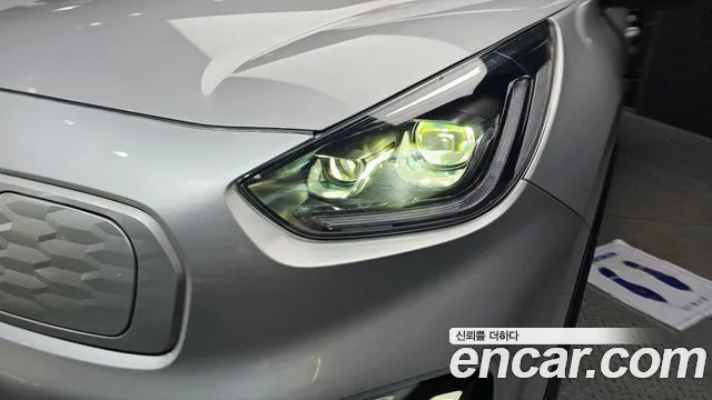 Kia Niro — Фото автомобиля 22